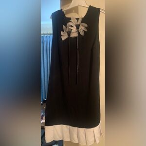 🖤🖤PLUS SIZE SHEIN 4X FLIRTY LITTLE BLACK DRESS WITH TIE AT THE NECK.